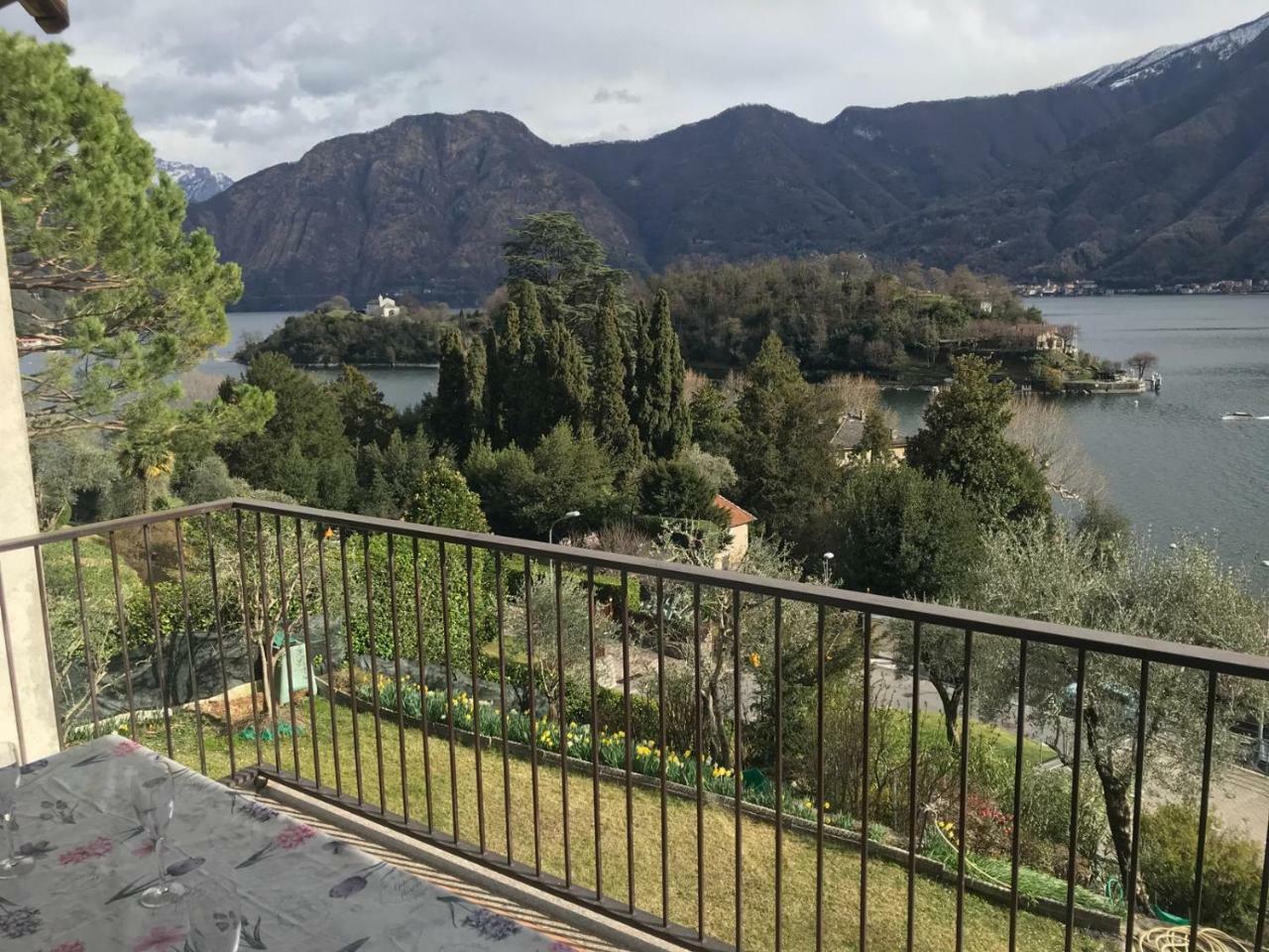 Big Apartment With Lake View And Three Bedrooms Sala Comacina Luaran gambar