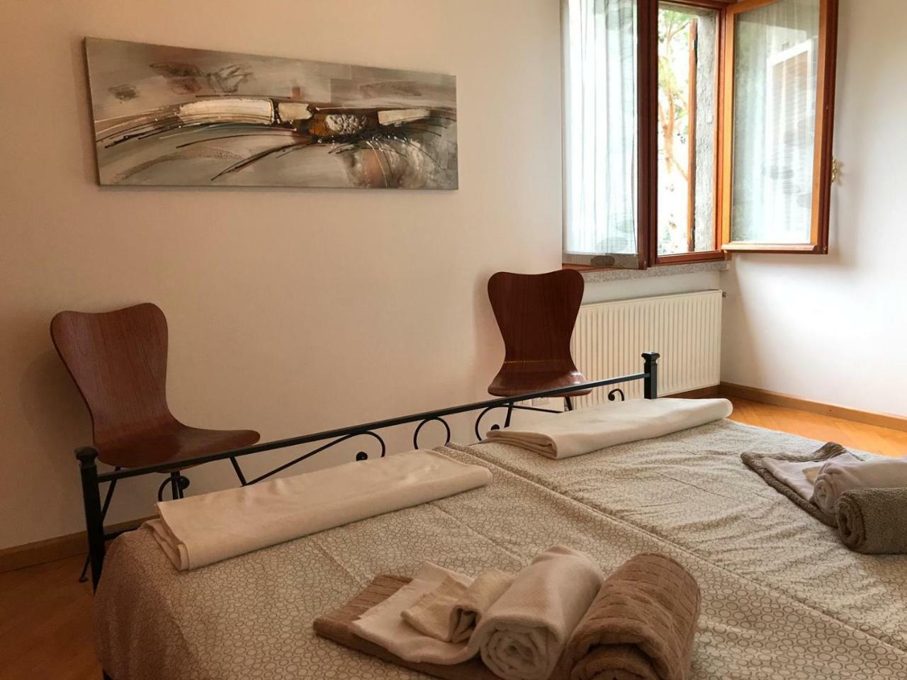 Big Apartment With Lake View And Three Bedrooms Sala Comacina Luaran gambar