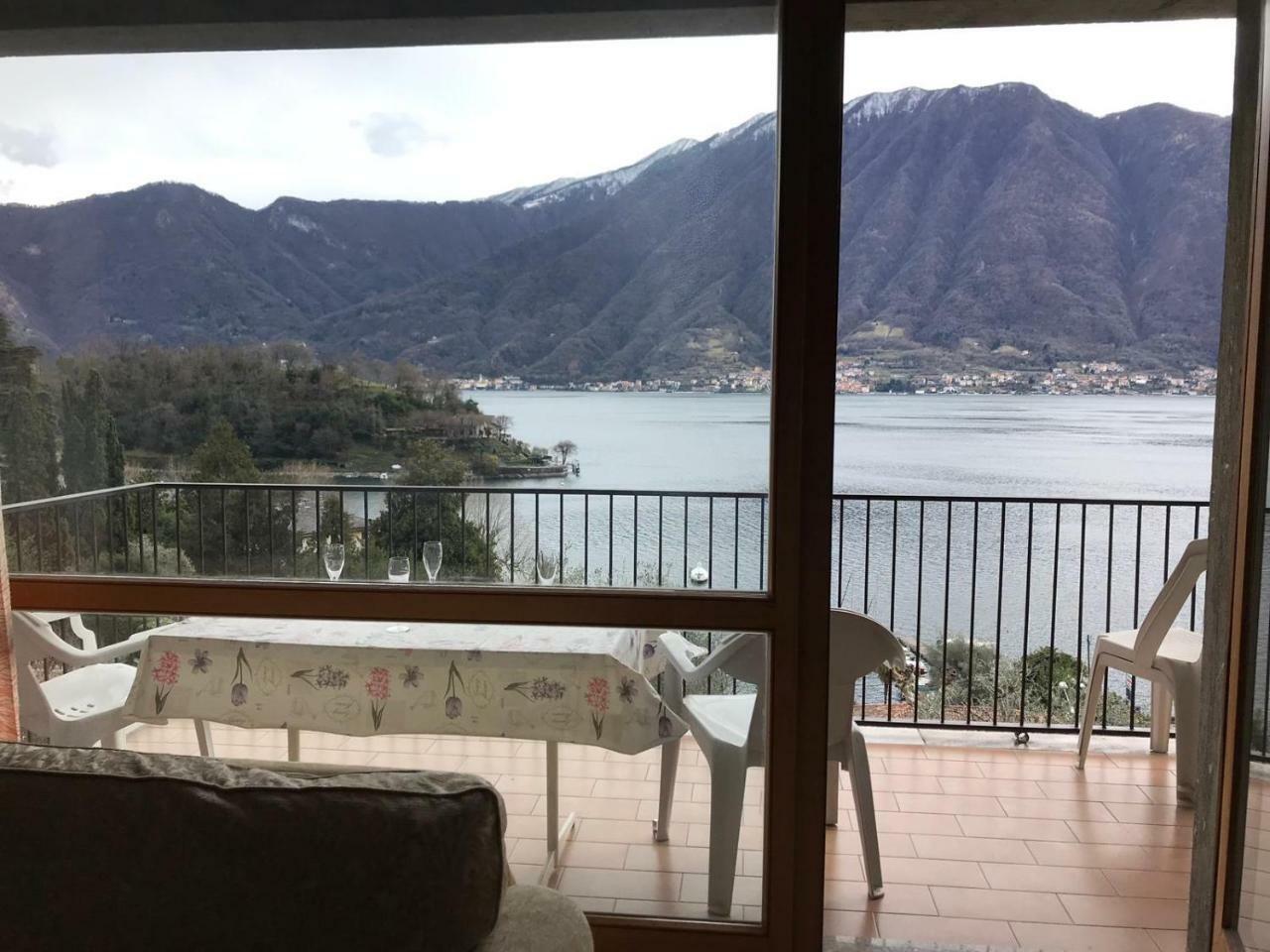 Big Apartment With Lake View And Three Bedrooms Sala Comacina Luaran gambar